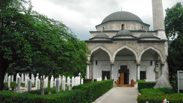 Bosnien Herzegowina, Sarajevo, Innenstadt, Moschee mit Friedhof