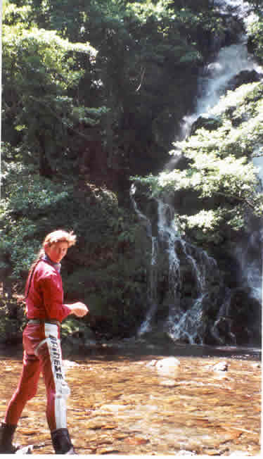 Wasserfall zwischen Epele und Erenozu