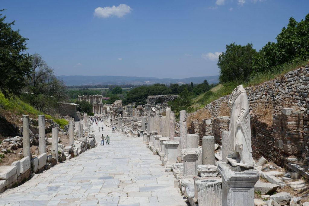 Ephesus: Kuretenstraße mit Blick auf die Celsusbibliothek