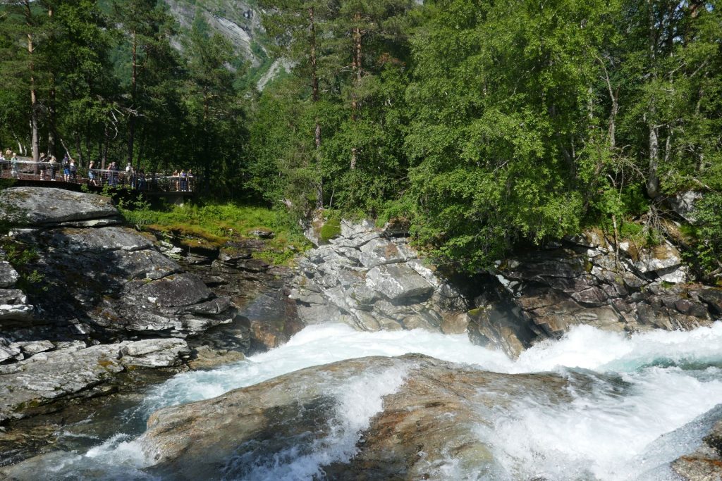 Südnorwegen - das heißt auch: Malerische Wasserfälle