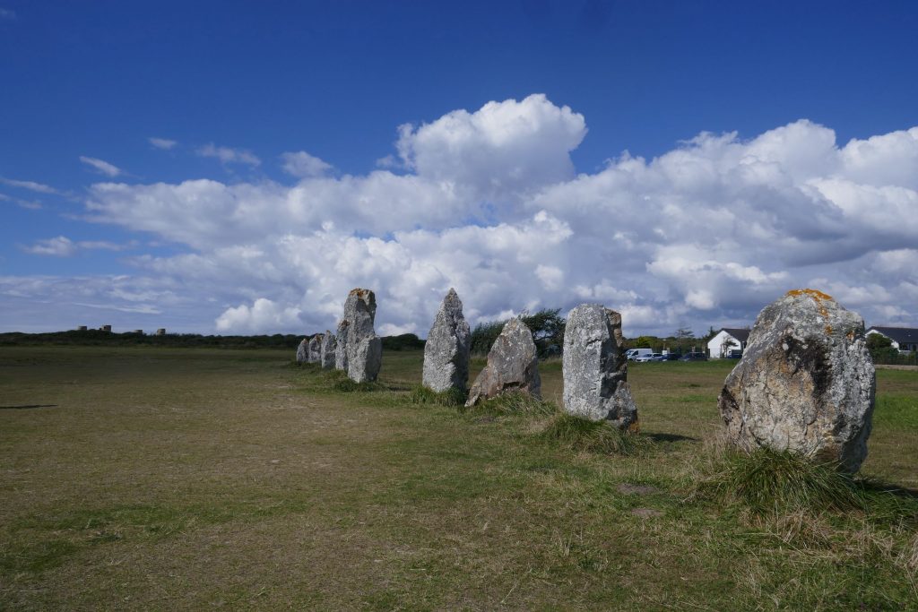 Bretagne - Crozon Halbinsel: Steinreihen von Lagatjar