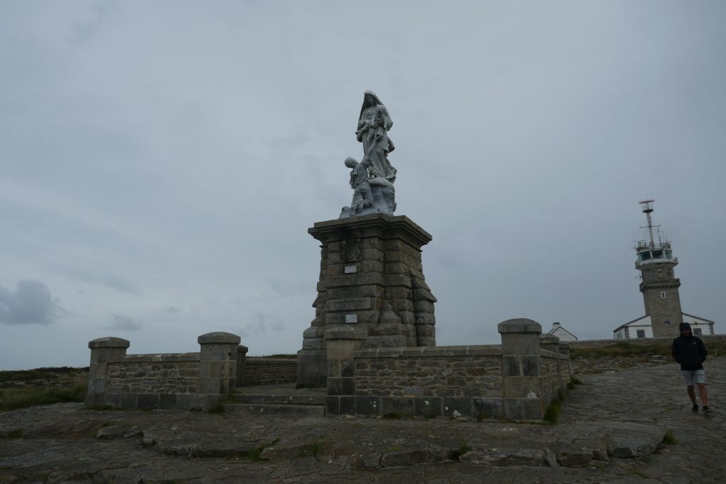 Bretagne: La Pointe du Raz - Statue der Mutter Gottes der Schiffbrüchigen